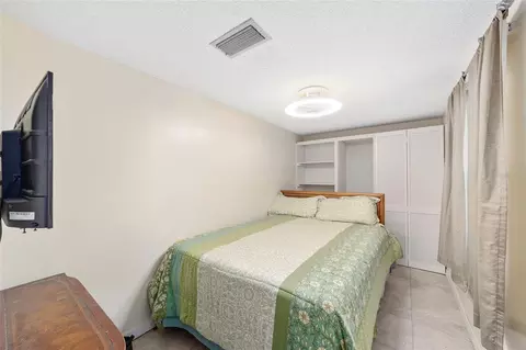Bedroom - 7075 SE Highway 25a, Belleview, FL 34420 photo 3 of 4
