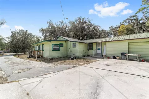 Exterior - 7075 SE Highway 25a, Belleview, FL 34420 photo 7 of 15