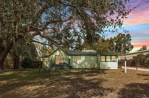 Exterior - 7075 SE Highway 25a, Belleview, FL 34420 photo 2 of 15