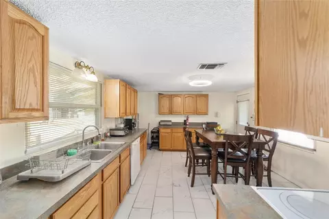 Kitchen - 7075 SE Highway 25a, Belleview, FL 34420 photo 1 of 5
