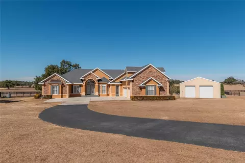 Exterior - 12610 NW Gainesville Rd, Reddick, FL 32686 photo 1 of 15