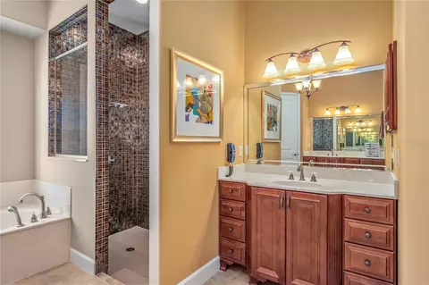 Bath - 12610 NW Gainesville Rd, Reddick, FL 32686 photo 2 of 8