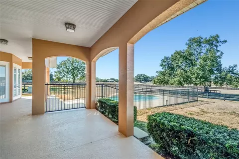 Exterior - 12610 NW Gainesville Rd, Reddick, FL 32686 photo 6 of 15