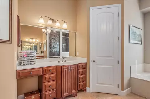 Bath - 12610 NW Gainesville Rd, Reddick, FL 32686 photo 3 of 8