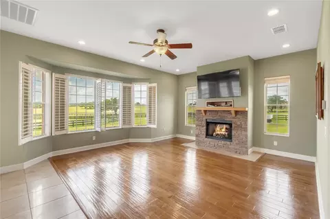 Living - 12610 NW Gainesville Rd, Reddick, FL 32686 photo 5 of 6