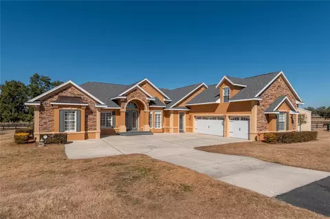 Exterior - 12610 NW Gainesville Rd, Reddick, FL 32686 photo 2 of 15