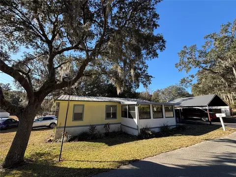 18592 SE 21st St, Silver Springs, FL 34488