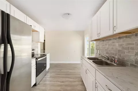 Kitchen - 6 Hickory Track Pass, Ocala, FL 34472 photo 4 of 6