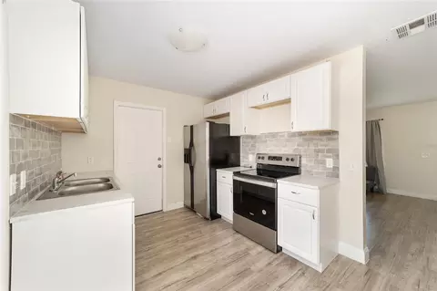 Kitchen - 6 Hickory Track Pass, Ocala, FL 34472 photo 2 of 6