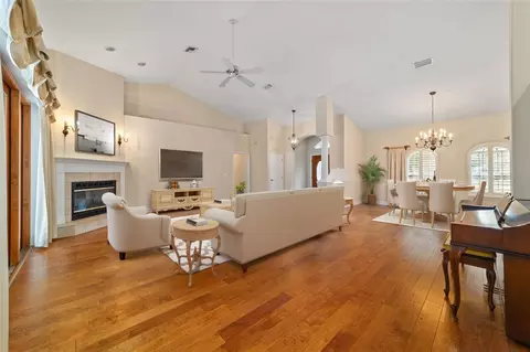 Living - 7939 SE 12th Cir, Ocala, FL 34480 photo 3 of 20