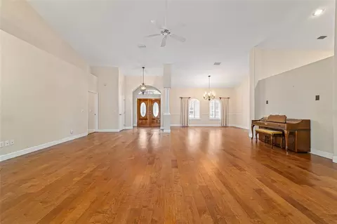 Living - 7939 SE 12th Cir, Ocala, FL 34480 photo 2 of 20