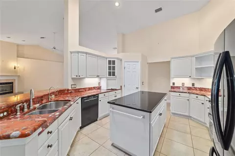 Kitchen - 7939 SE 12th Cir, Ocala, FL 34480 photo 1 of 5