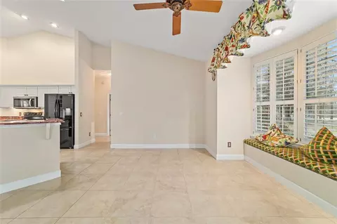 Living - 7939 SE 12th Cir, Ocala, FL 34480 photo 10 of 20
