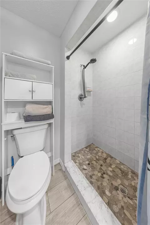 Bath - 6460 Pecan Crse, Ocala, FL 34472 photo 2 of 3