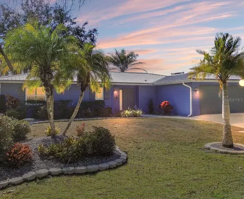 1621 Spring Garden Dr, Astor, FL 32102