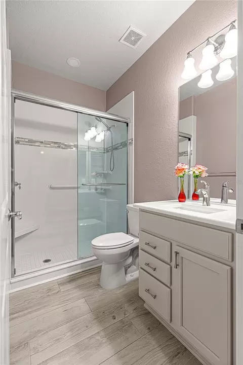 Bath - 9256 SW 66th Loop, Ocala, FL 34481 photo 1 of 2