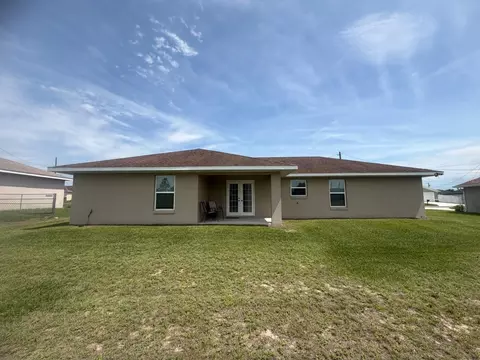 Exterior - 61 Walnut Dr, Ocala, FL 34480 photo 4 of 6