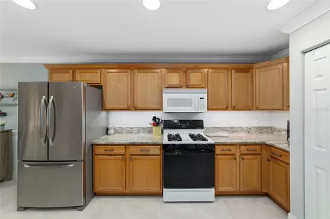 Kitchen - 8125 SW 81st Loop, Ocala, FL 34476 photo 5 of 7