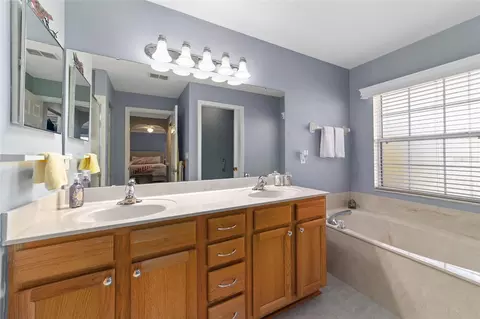 Bath - 8125 SW 81st Loop, Ocala, FL 34476 photo 1 of 3