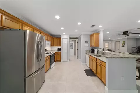 Kitchen - 8125 SW 81st Loop, Ocala, FL 34476 photo 6 of 7