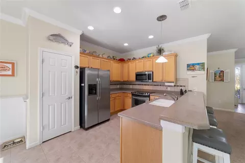 Kitchen - 9419 SW 66th Loop, Ocala, FL 34481 photo 2 of 5