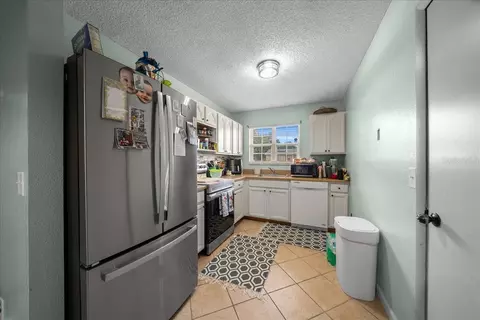 Kitchen - 544 Silver Course Ct, Ocala, FL 34472 photo 1 of 2