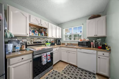 Kitchen - 544 Silver Course Ct, Ocala, FL 34472 photo 2 of 2