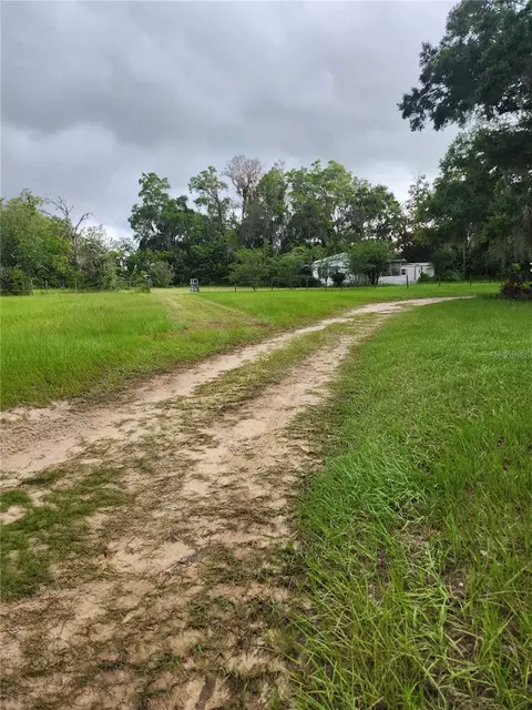 9228 NE Jacksonville Rd, Anthony, FL 32617