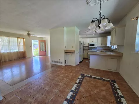 Living - 1324 SE 33rd Ter, Ocala, FL 34471 photo 3 of 4
