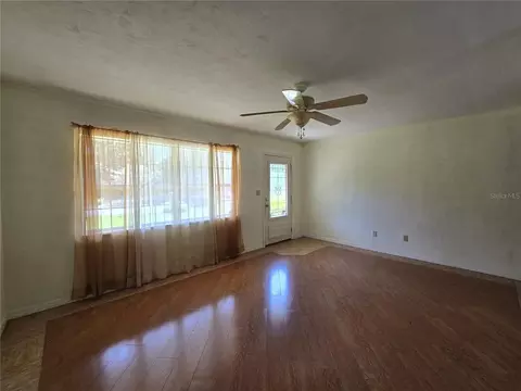 Living - 1324 SE 33rd Ter, Ocala, FL 34471 photo 2 of 4