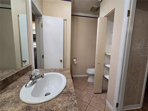 Bath - 1324 SE 33rd Ter, Ocala, FL 34471 photo 2 of 4