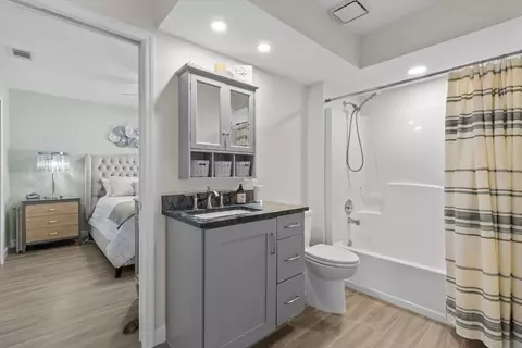 Bath - 7305 Tropical Dr, Weeki Wachee, FL 34607 photo 5 of 8