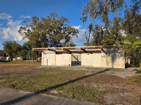 715 N Young Blvd, Chiefland, FL 32626