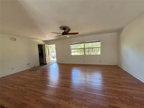 Living - 20934 Third Ave, Dunnellon, FL 34431 photo 1 of 2