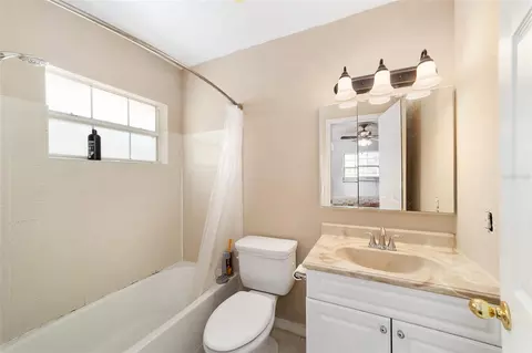 Bath - 20934 Third Ave, Dunnellon, FL 34431 photo 1 of 2