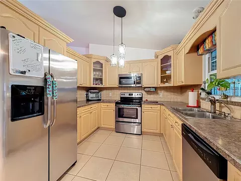 Kitchen - 76 Teak Loop, Ocala, FL 34472 photo 1 of 4