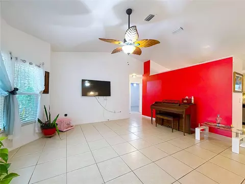 Living - 76 Teak Loop, Ocala, FL 34472 photo 2 of 3