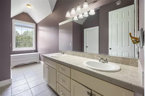 Bath - 25 SE 69th Pl, Ocala, FL 34480 photo 7 of 9