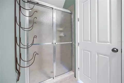 Bath - 25 SE 69th Pl, Ocala, FL 34480 photo 6 of 9
