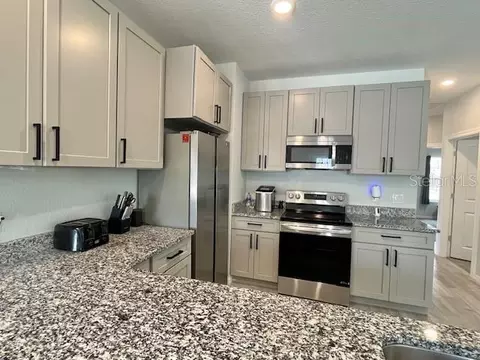 Kitchen - 900 NE 150th Ct, Williston, FL 32696 photo 4 of 8