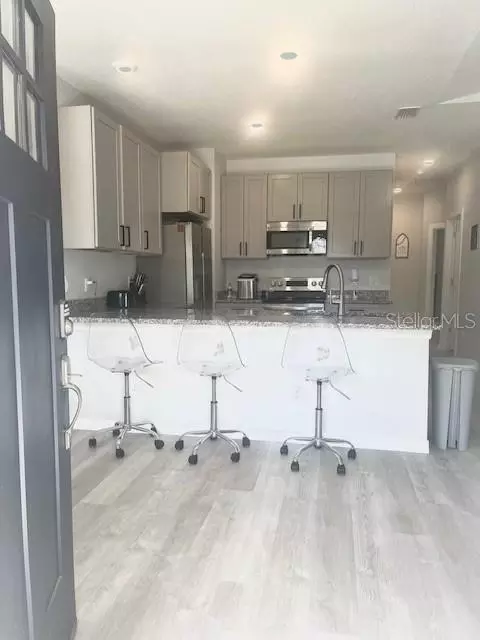 Entry Way - 900 NE 150th Ct, Williston, FL 32696 photo 1 of 2