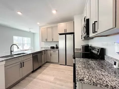 Kitchen - 900 NE 150th Ct, Williston, FL 32696 photo 7 of 8
