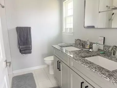 Bath - 900 NE 150th Ct, Williston, FL 32696 photo 2 of 7