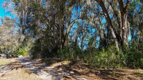 39725 Clay Ave N, Lady Lake, FL 32159