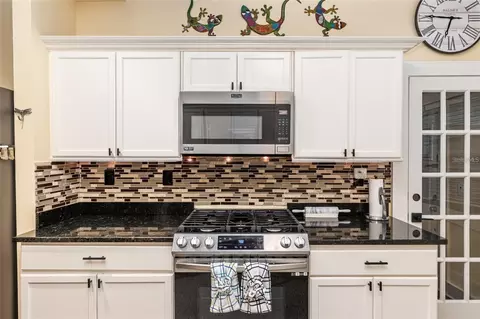 Kitchen - 44 SE 9th Ter, Ocala, FL 34471 photo 6 of 9