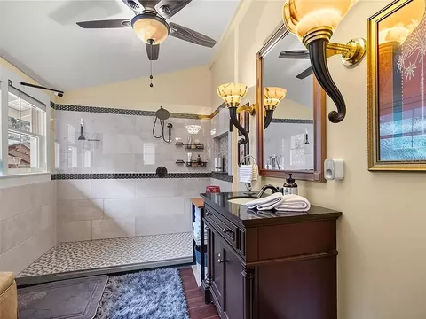 Bath - 44 SE 9th Ter, Ocala, FL 34471 photo 1 of 2
