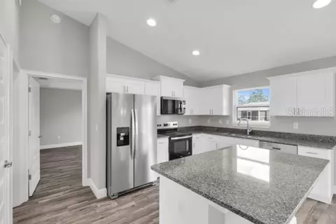 Kitchen - 25 Locust Loop Ln, Ocala, FL 34472 photo 1 of 2