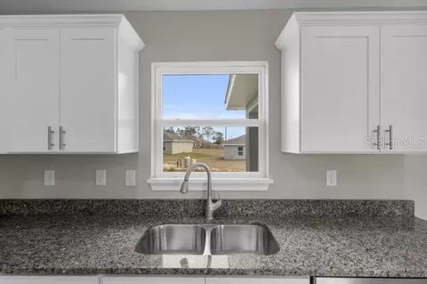 Kitchen - 25 Locust Loop Ln, Ocala, FL 34472 photo 2 of 2