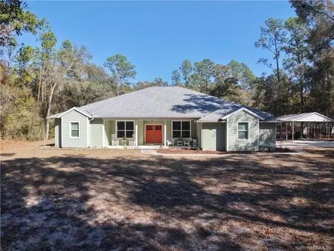 8145 N Pine Haven Pt, Crystal River, FL 34428