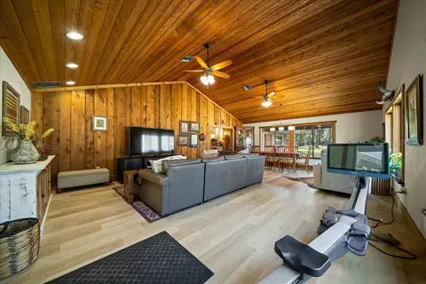 Living - 3551 E Highway 329, Anthony, FL 32617 photo 3 of 5